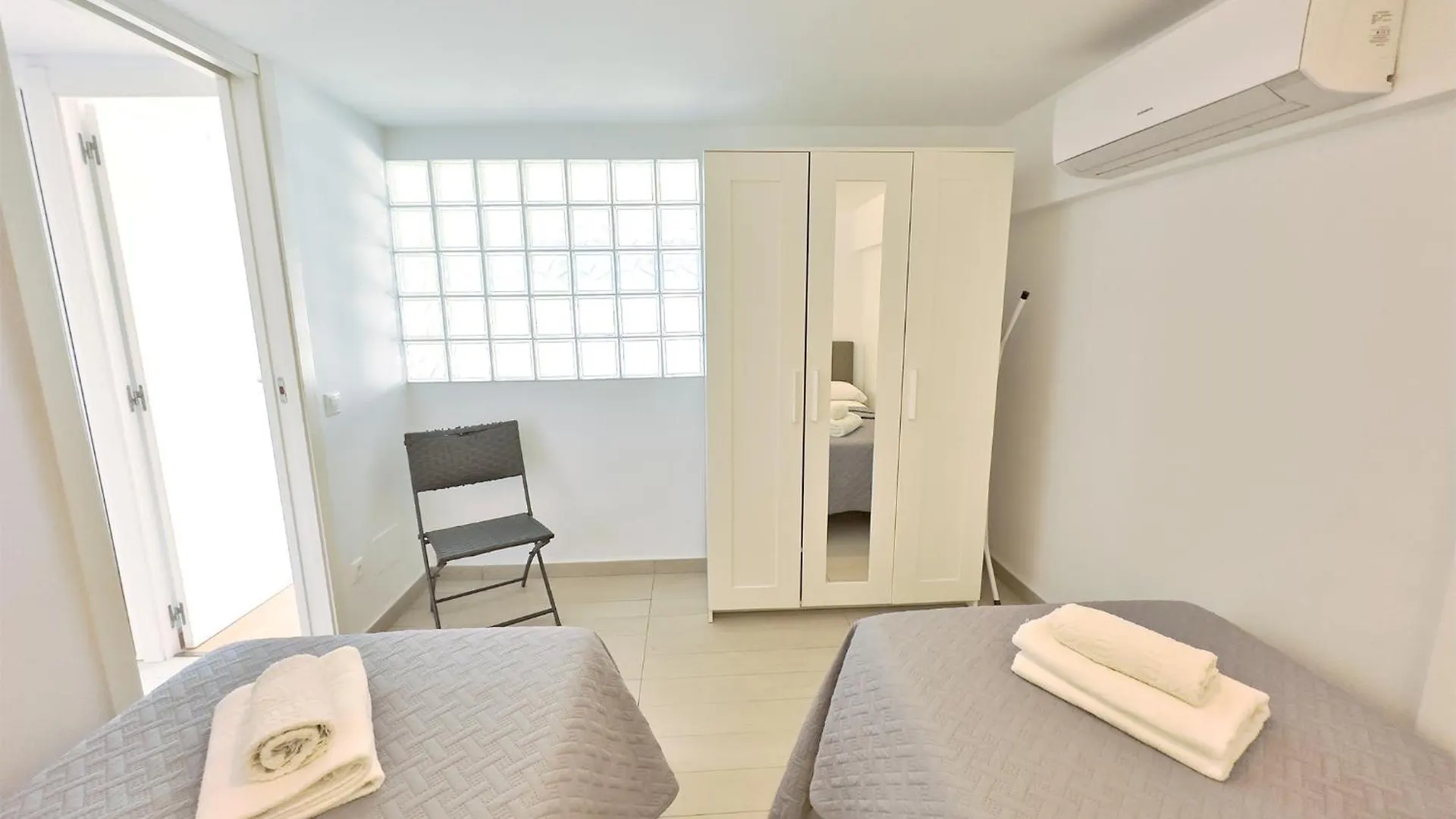 Skol 206 Marbella 아파트